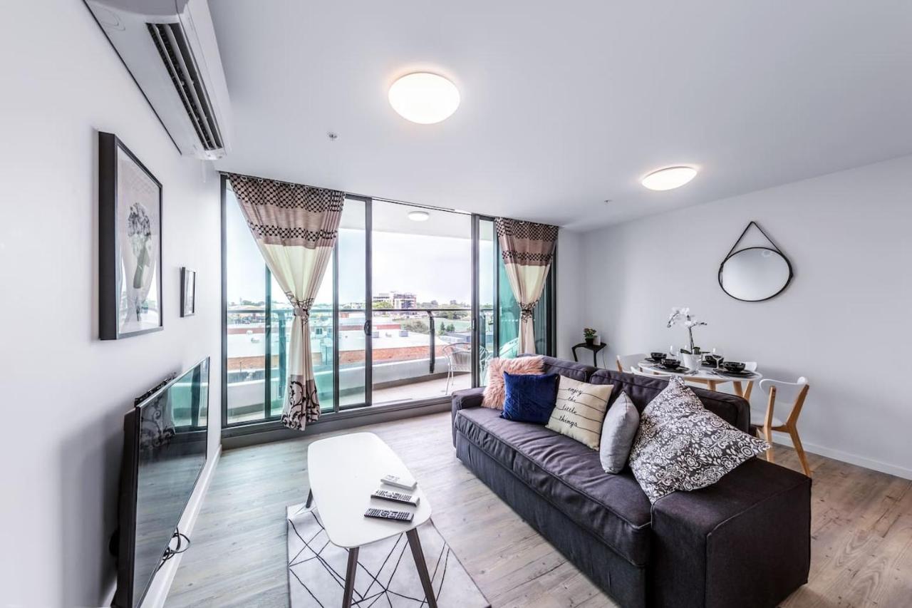 Apartment Riverside Living In Portside Wharf Hamilton