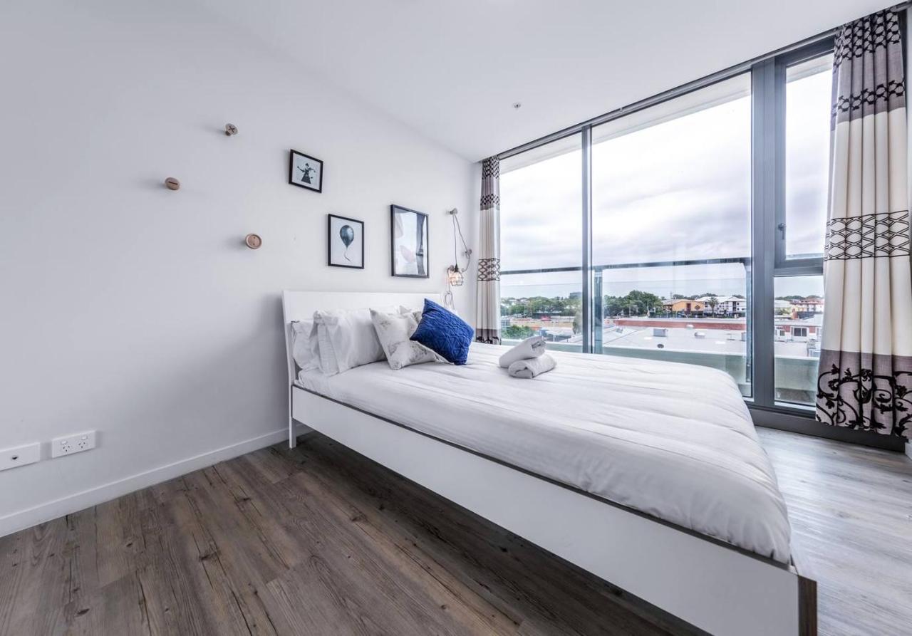 Apartment Riverside Living In Portside Wharf Hamilton